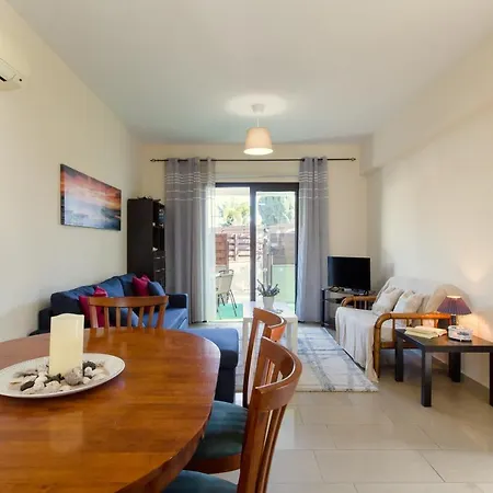 Kyklades Flat Be001 Next To The Pool/walk To The Beach Appartamento